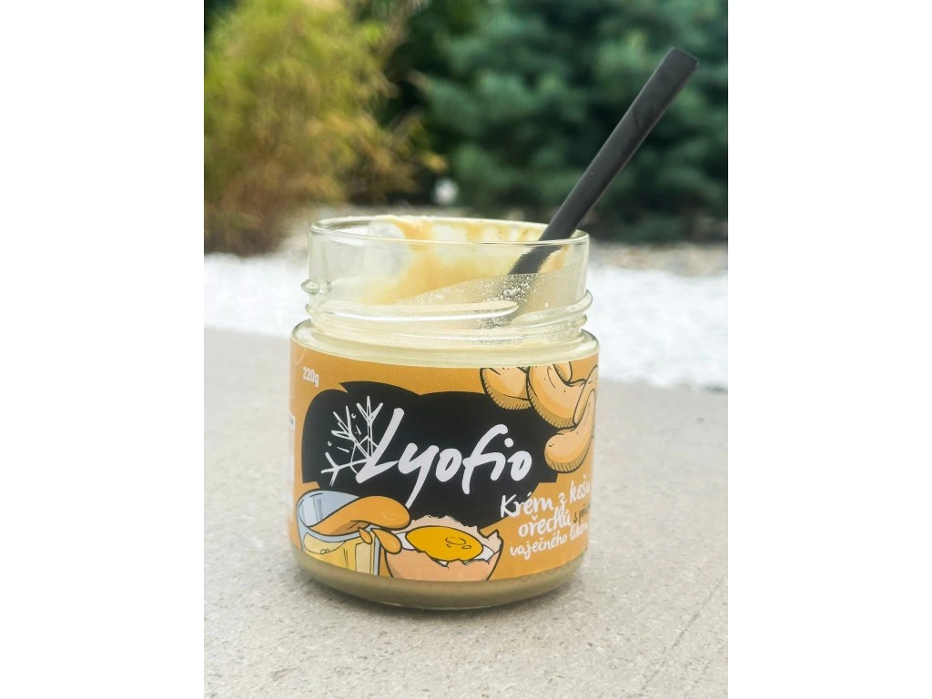Lyofio Krém z kešu ořechů s příchutí vaječného likéru 220 g