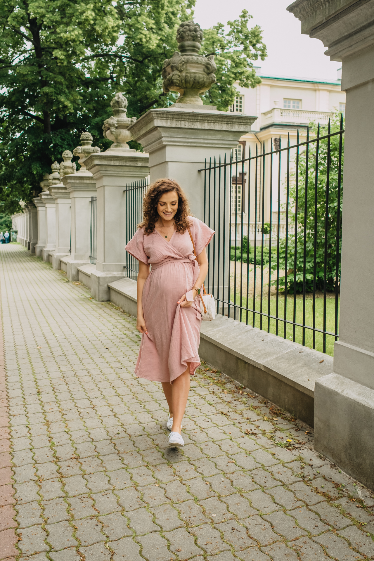 Těhotenské a kojící šaty Sammy pudrové