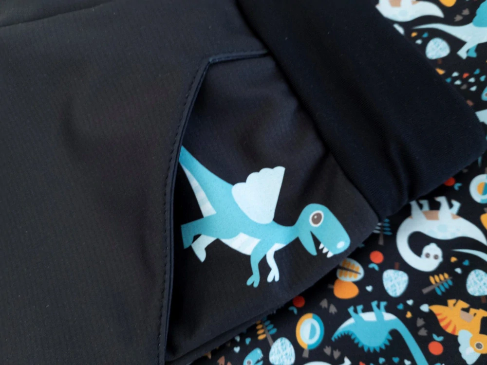 Wamu Softshellové kalhoty dětské, DINOSAUŘI, černo-hnědá