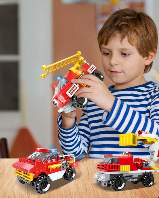 Stavebnice hasiči 7v1, 5 hasičských aut a vrtulník nebo velký robot hasič, 591 dílků