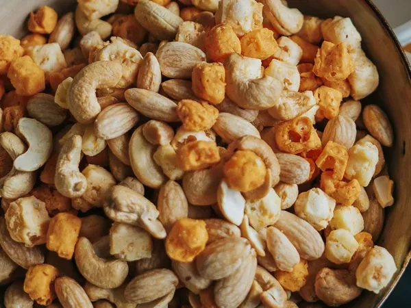 Mixit Mix pražených ořechů a křupavých sýrů 120 g