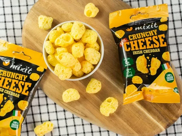 MIXIT Křupavý sýr do kapsy irský cheddar 20 g